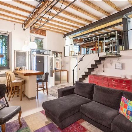 Loft Di Design Nel Cuore Di Milano Luaran gambar